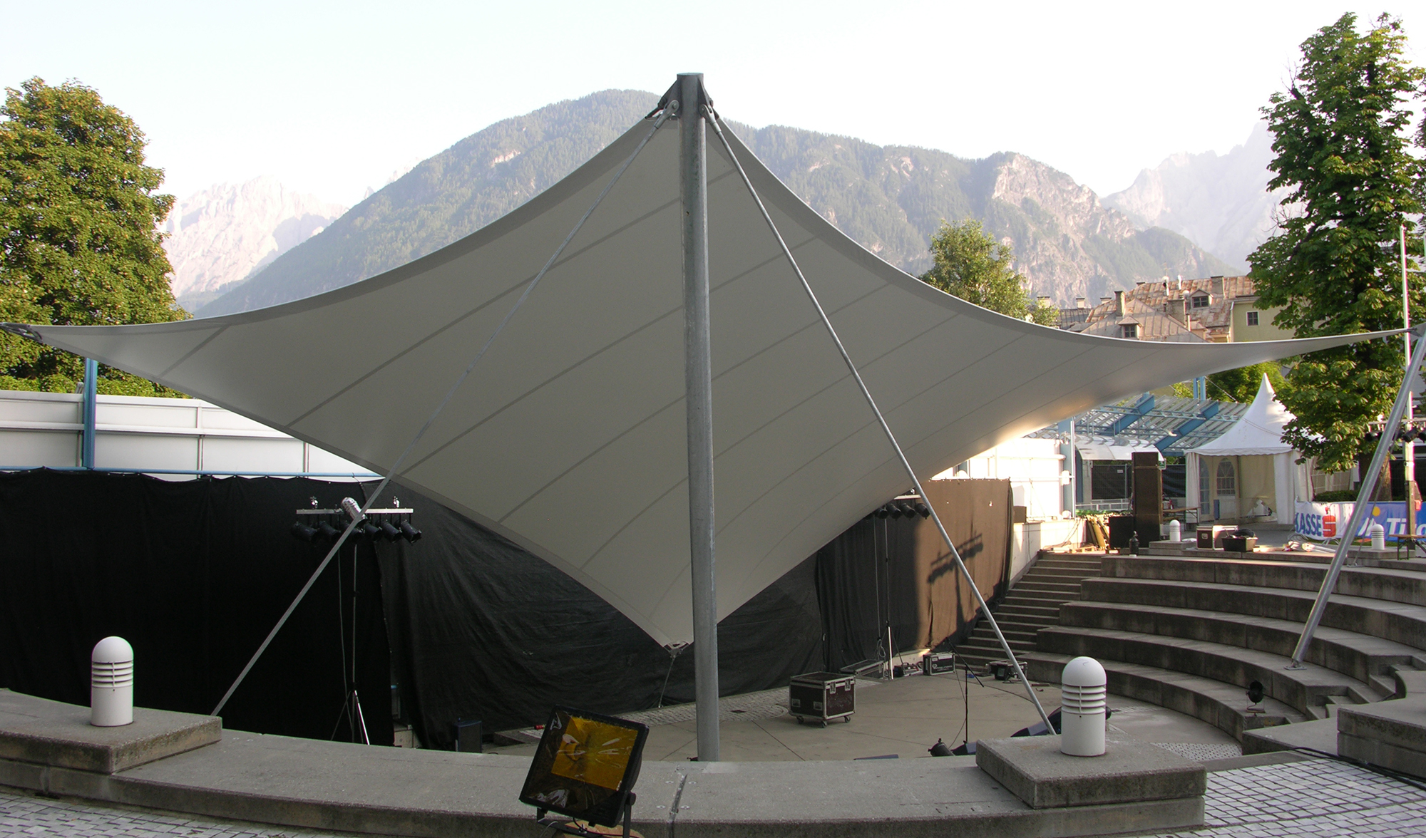 Lightweight structure